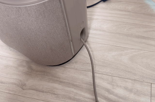 본문 이미지 - 세라젬 셀루닉 메디스파 프로 제품. 사용 후에는 버튼만 누르면 선이 자동으로 정렬된다. ⓒ News1 이민주 기자