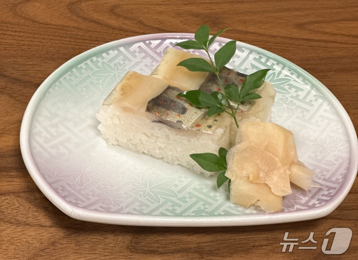 본문 이미지 - 일본 요리에 사용되는 잎사귀ⓒ News1 윤슬빈 기자