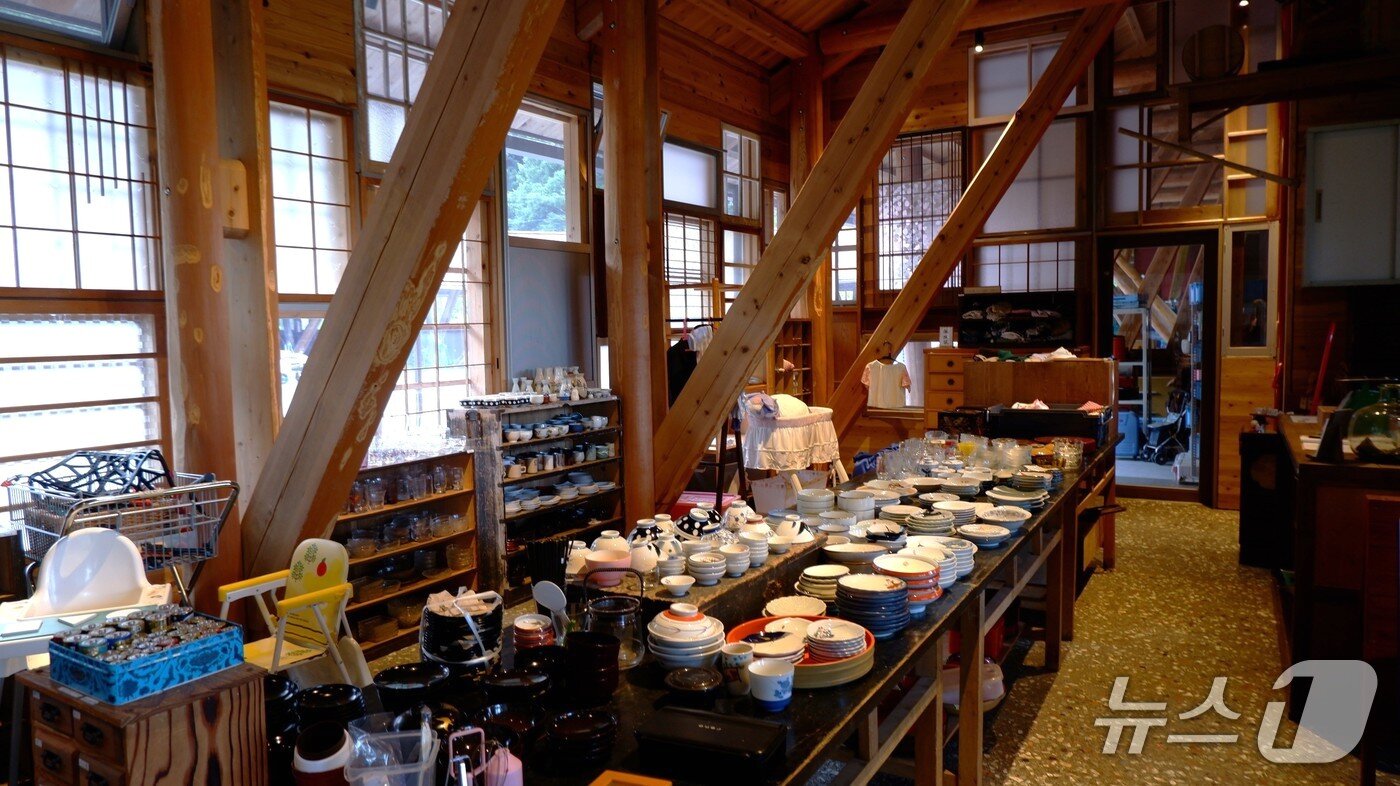 본문 이미지 - 무인 재사용품 공간. 필요한 용품을 무료로 가져갈 수 있다.ⓒ News1 윤슬빈 기자