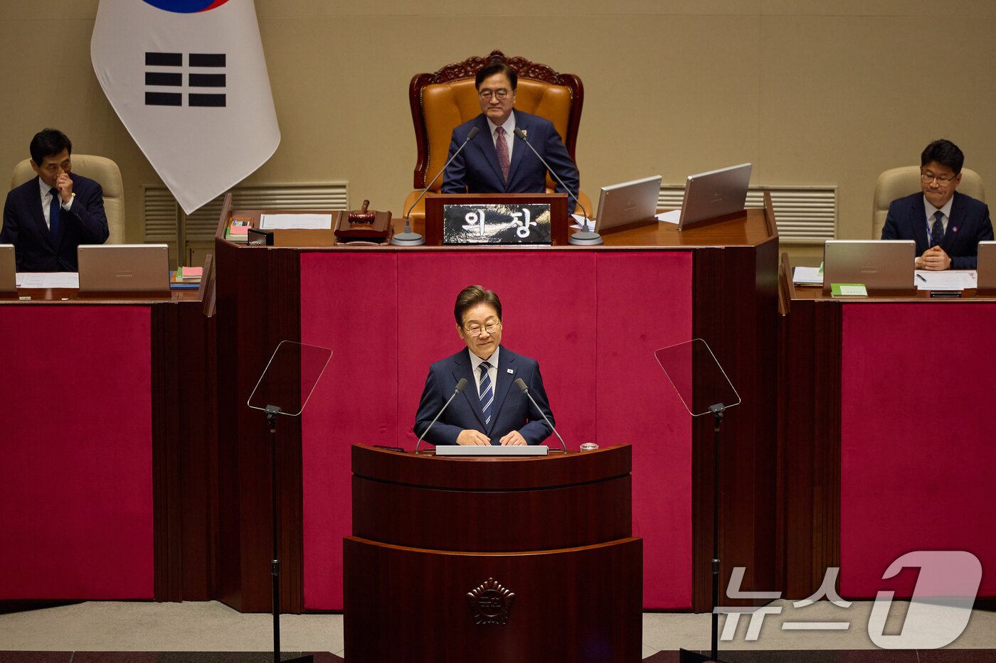 본문 이미지 - 이재명 대통령이 26일 서울 여의도 국회에서 추가경정예산&#40;추경&#41; 시정연설을 하고 있다. &#40;대통령실 제공. 재판매 및 DB 금지&#41; 2025.6.26/뉴스1 ⓒ News1 허경 기자