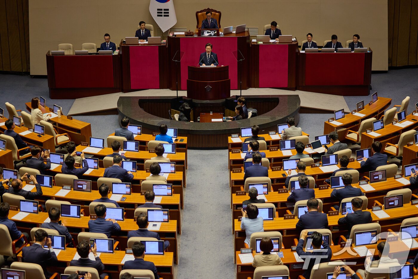 본문 이미지 - 이재명 대통령이 26일 서울 여의도 국회에서 추가경정예산(추경) 시정연설을 하고 있다. (대통령실 제공. 재판매 및 DB 금지) 2025.6.26/뉴스1 ⓒ News1 허경 기자