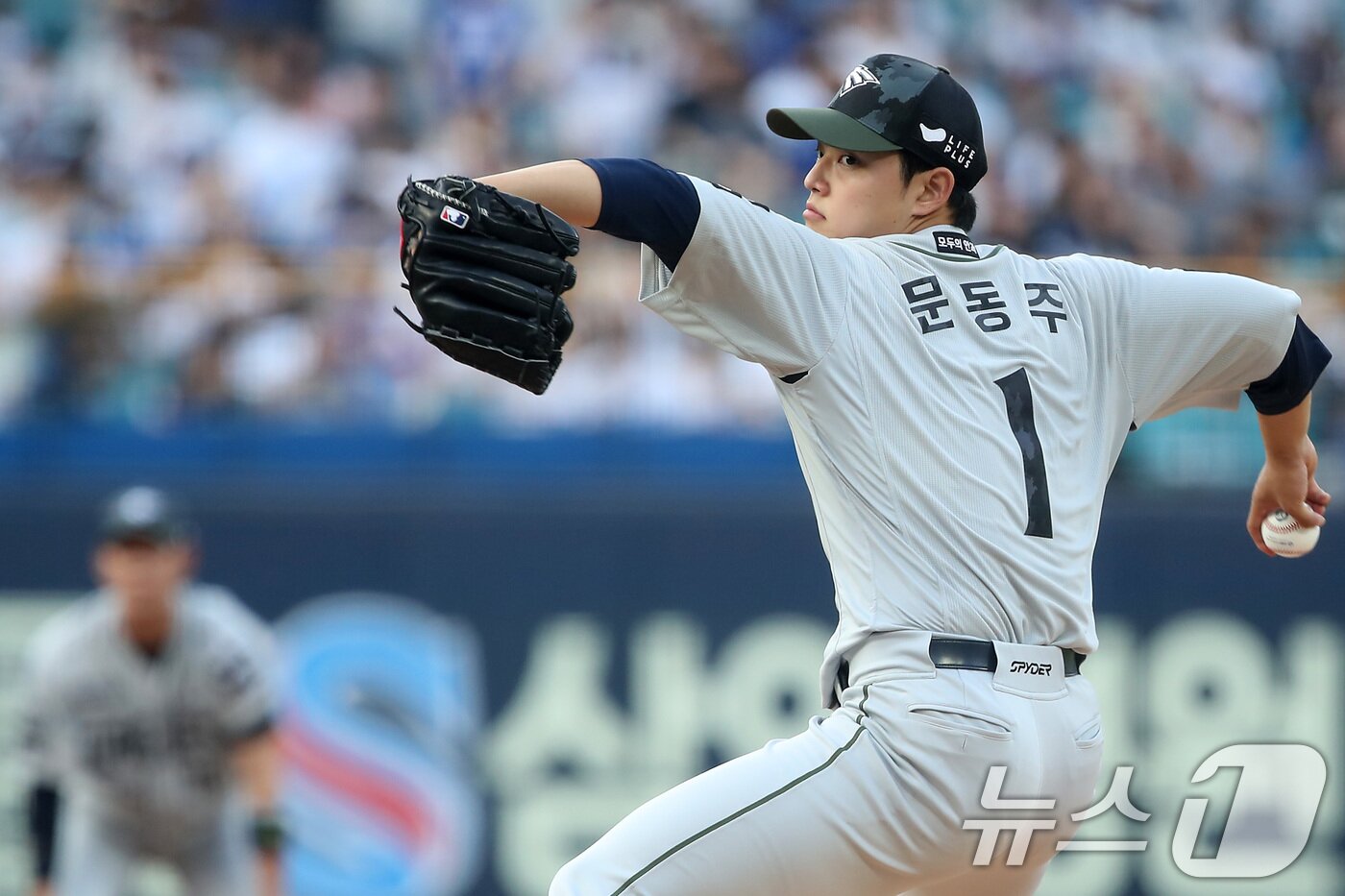 본문 이미지 - 26일 오후 대구 수성구 삼성라이온즈파크에서 열린 프로야구 &#39;2025 신한 SOL뱅크 KBO 리그&#39; 한화 이글스와 삼성 라이온즈의 경기, 1회말 한화 선발 문동주가 역투하고 있다. 2025.6.26/뉴스1 ⓒ News1 공정식 기자