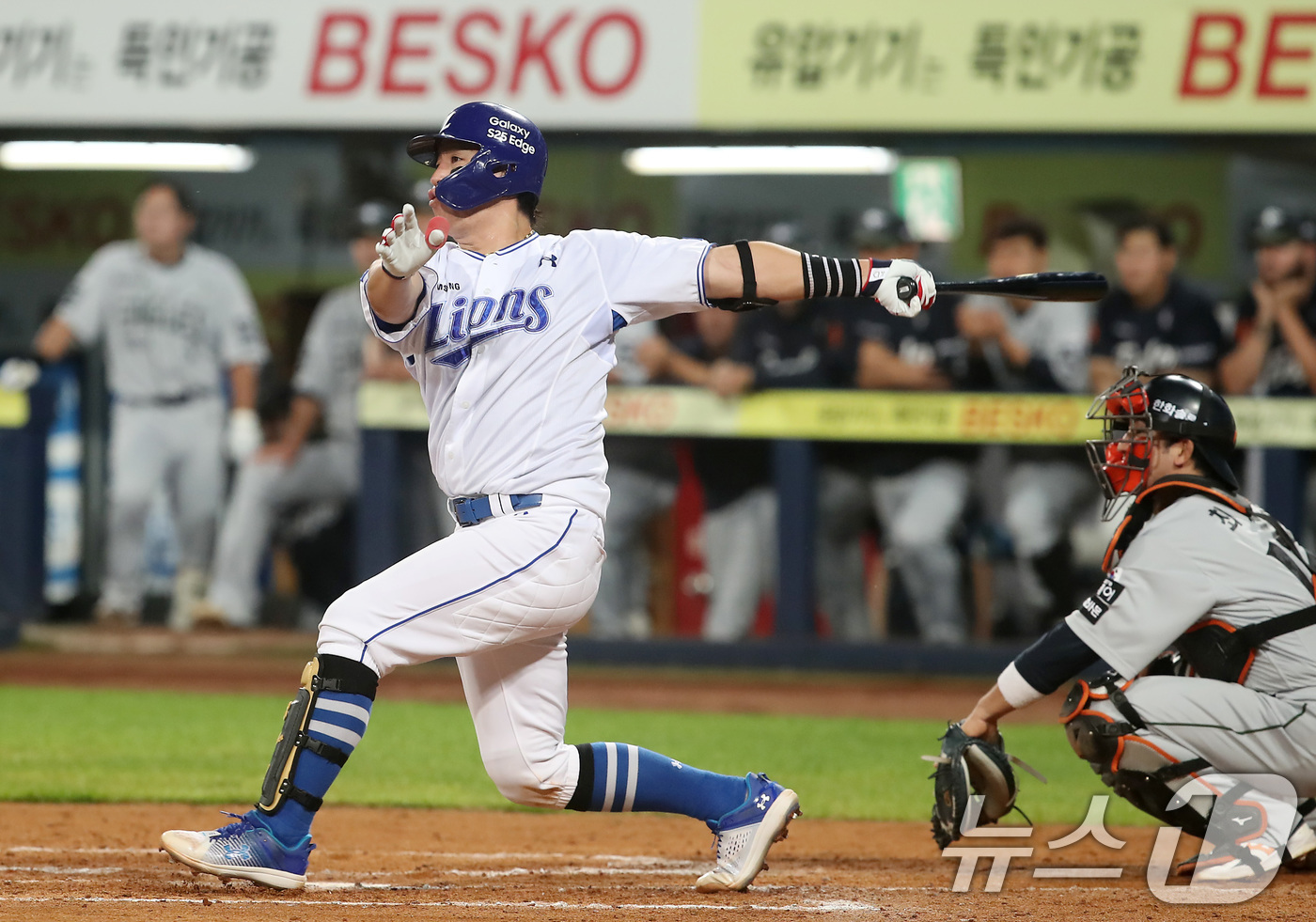 (대구=뉴스1) 공정식 기자 = 26일 오후 대구 수성구 삼성라이온즈파크에서 열린 프로야구 '2025 신한 SOL뱅크 KBO 리그' 한화 이글스와 삼성 라이온즈의 경기, 6회말 2 …