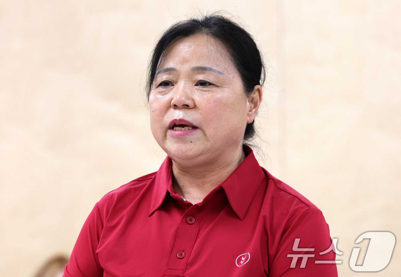 본문 이미지 - 27일 광주 광산구 고려인진료소에서 열린 독립유공자 후손 특별귀화자 초청 감사행사에서 최순애 씨&#40;65·여&#41;가 가족사를 공유하고 있다. 2025.6.27/뉴스1 ⓒ News1 박지현 기자