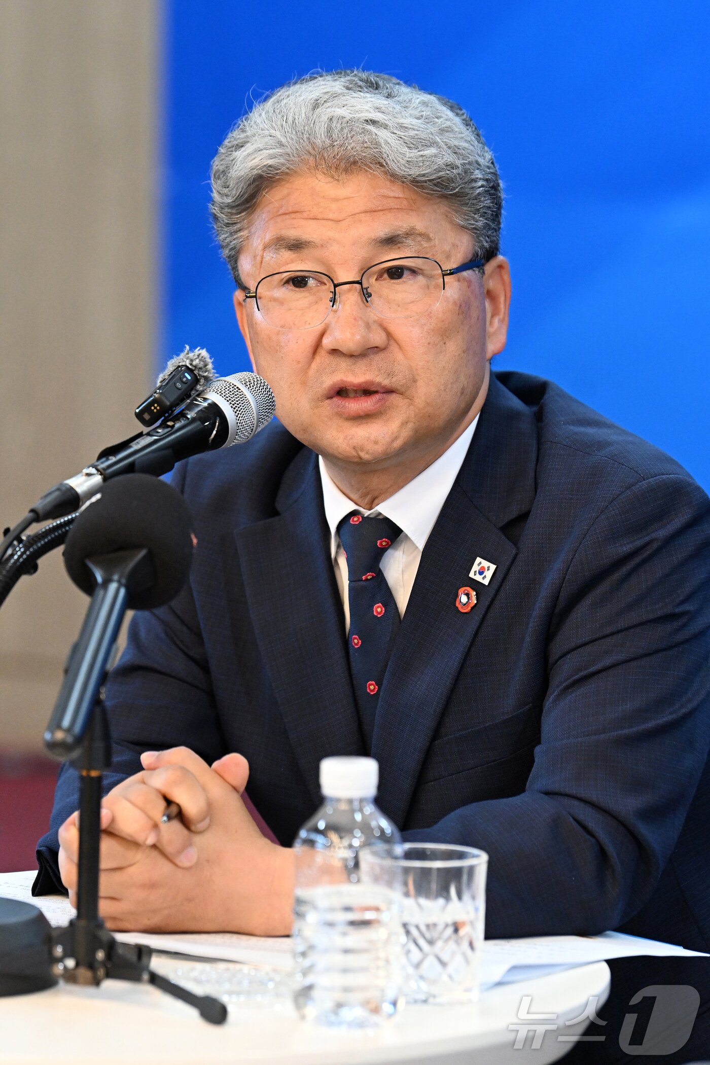 본문 이미지 - 이상봉 제주특별자치도의회 의장&#40;더불어민주당·제주시 노형동 을&#41;이 27일 오전 도의회 도민카페에서 제12대 도의회 후반기 개원 1주년 기자간담회를 하고 있다.&#40;제주특별자치도의회 제공, 재판매 및 DB 금지&#41; ⓒ News1 오미란 기자