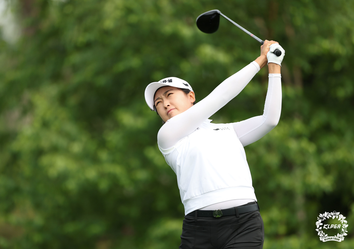 (서울=뉴스1) = 김민주가 27일 강원도 용평 버치힐CC에서 열린 '맥콜 모나 용평 With SBSGolf' 1라운드 10번 홀에서 티샷을 하고 있다. (KLPGA 제공. 재판매 …