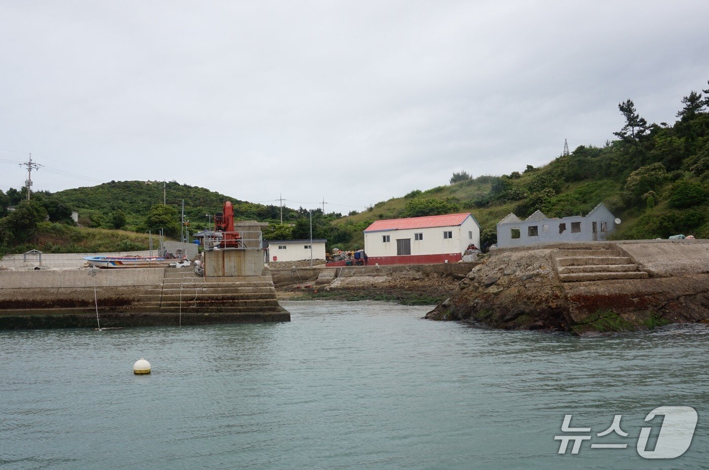 본문 이미지 - 진목도 들머리인 짝지 선착장  2025.6.27/뉴스1 ⓒ News1 조영석 기자