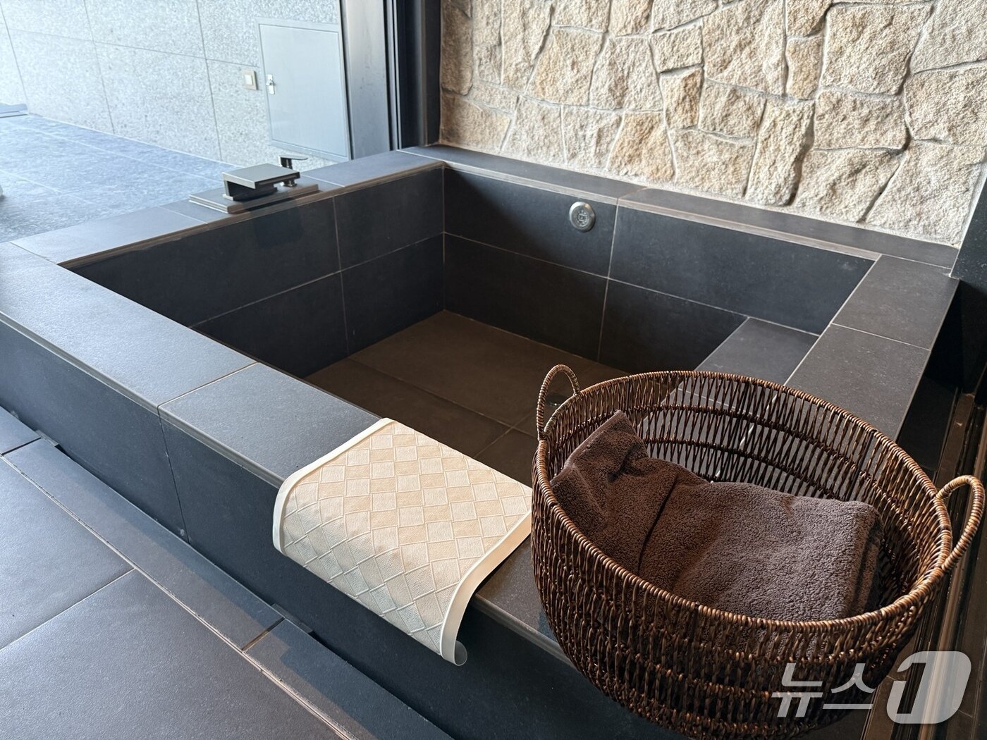 본문 이미지 - 쏠비치남해 빌라 객실에 설치된 자쿠지 시설. ⓒ 뉴스1 김형준 기자