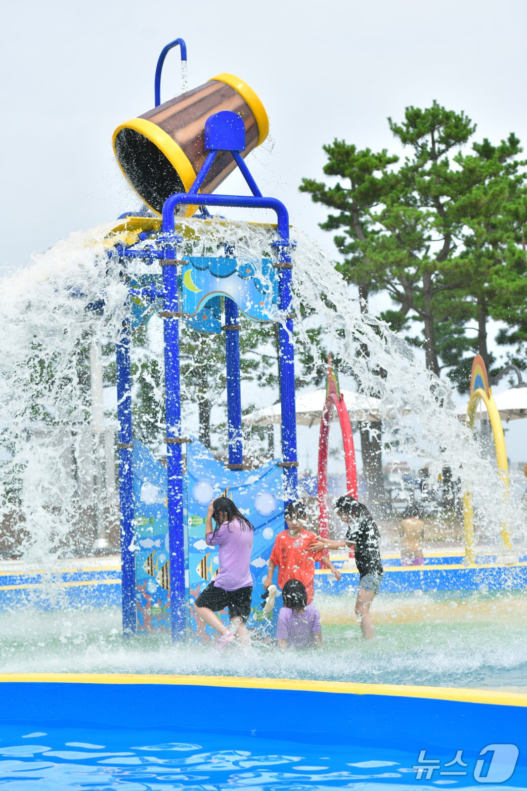 본문 이미지 - 청초호 물놀이터 전경.(속초시 제공, 재판매 및 DB 금지)