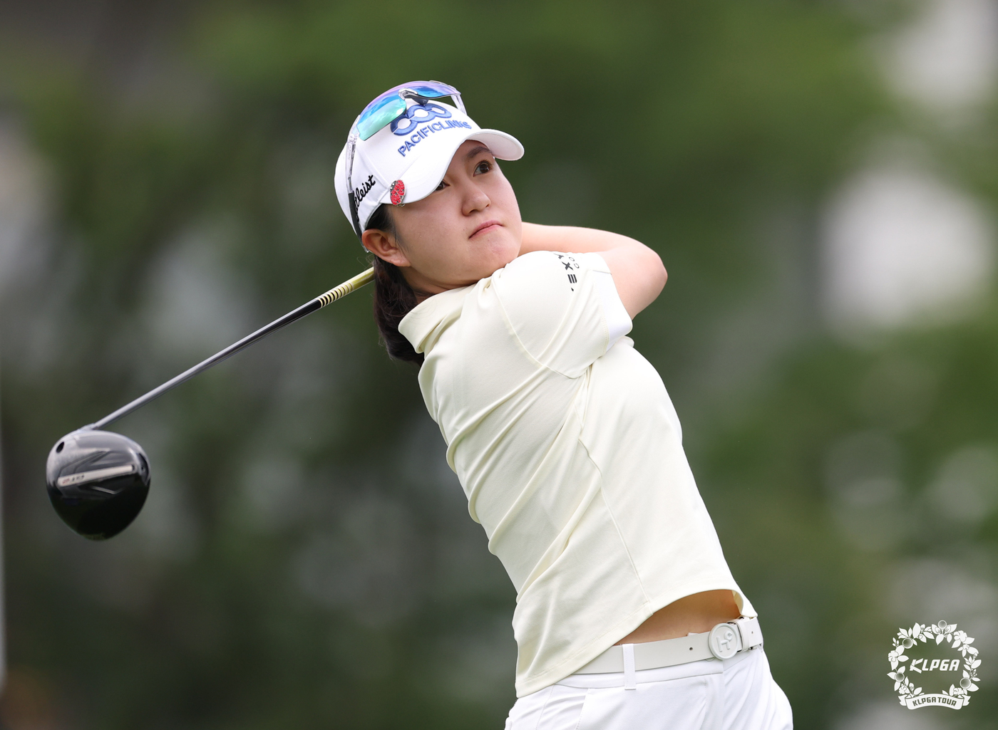 (서울=뉴스1) = 이승연이 28일 강원도 용평 버치힐CC에서 열린 '맥콜 모나 용평 오픈 Wih SBSGolf' 2라운드 10번 홀에서 티샷을 하고 있다. (KLPGA 제공. 재 …