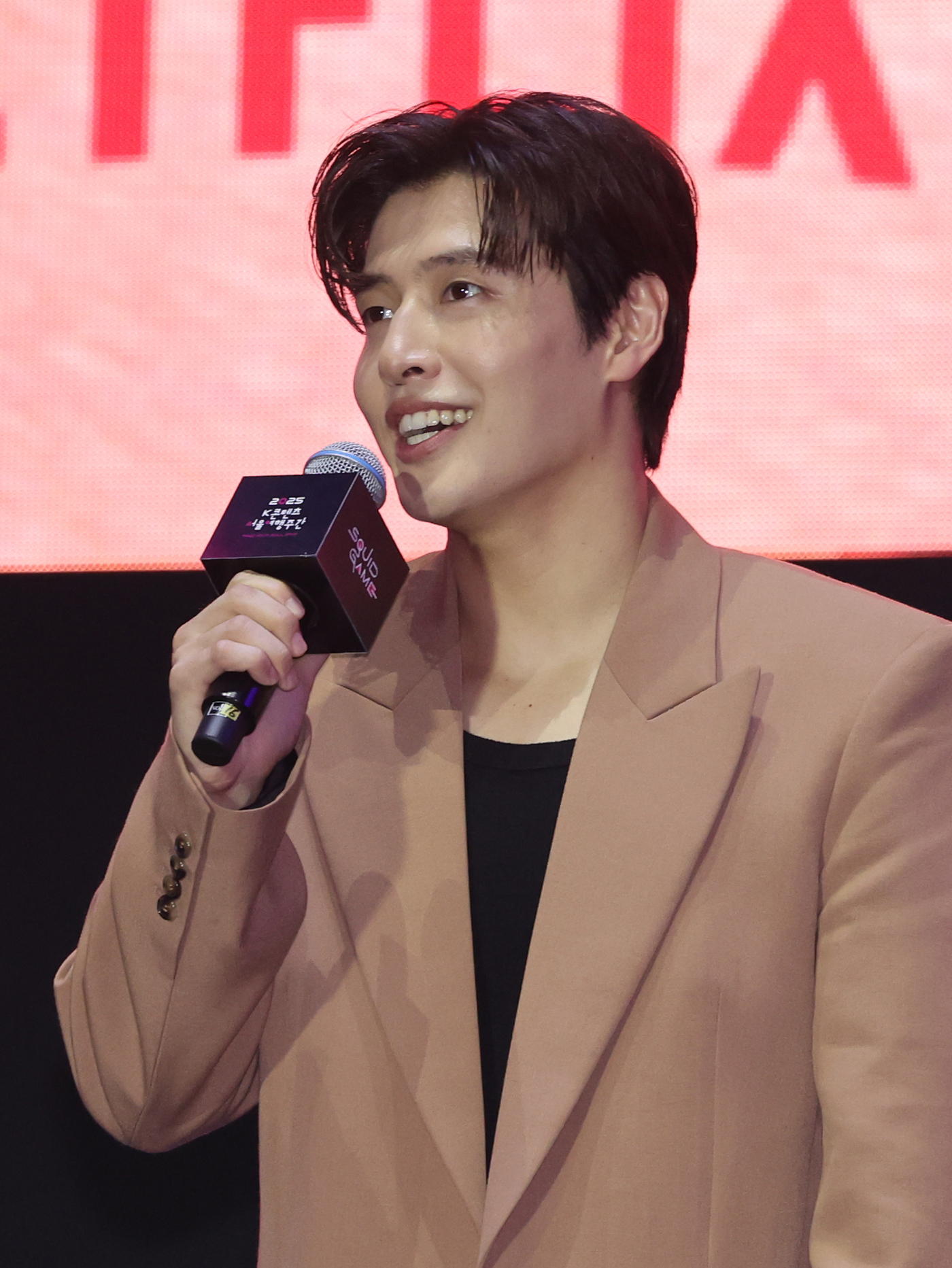 (서울=뉴스1) 황기선 기자 = 배우 강하늘이 28일 오후 서울광장에서 열린 오징어게임 시즌3 글로벌 피날레 무대인사에서 발언을 하고 있다. 2025.6.28/뉴스1