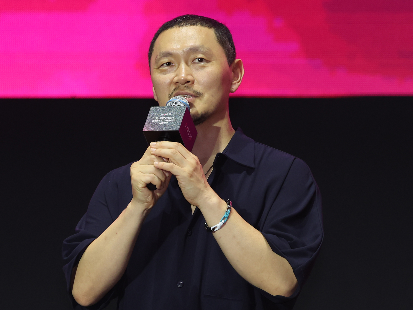 (서울=뉴스1) 황기선 기자 = 배우 양동근이 28일 오후 서울광장에서 열린 오징어게임 시즌3 글로벌 피날레 무대인사에서 발언을 하고 있다. 2025.6.28/뉴스1