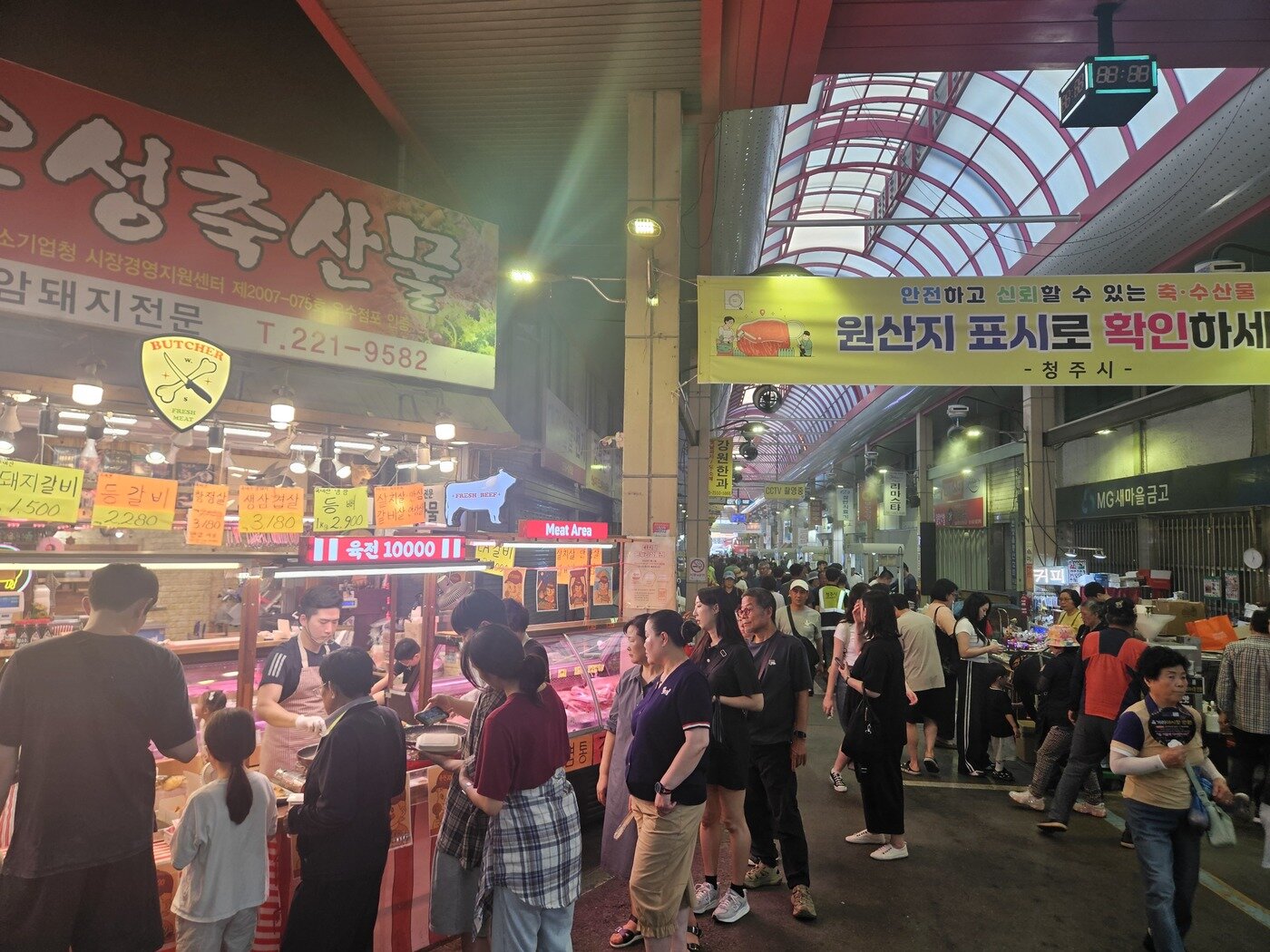 본문 이미지 - 청주 육거리야시장.2025.6.27/뉴스1 이재규 기자