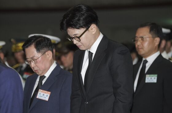 한동훈 "공수처, 내가 아닌 조국 감옥 보낸 법원 수사해야"
