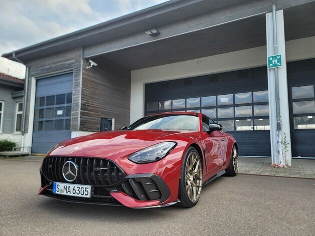 "최고속도 시속 317㎞" 럭셔리 끝판왕 'AMG GT 63 PRO'[시승기]