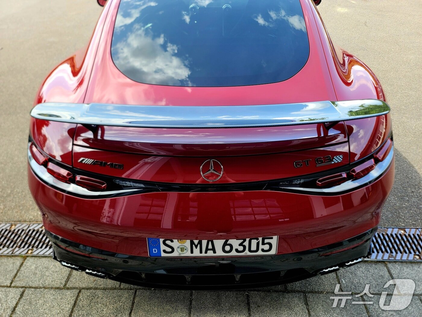 본문 이미지 - 메르세데스-AMG GT 63 PRO 4MATIC+ ⓒ 뉴스1 박기범 기자