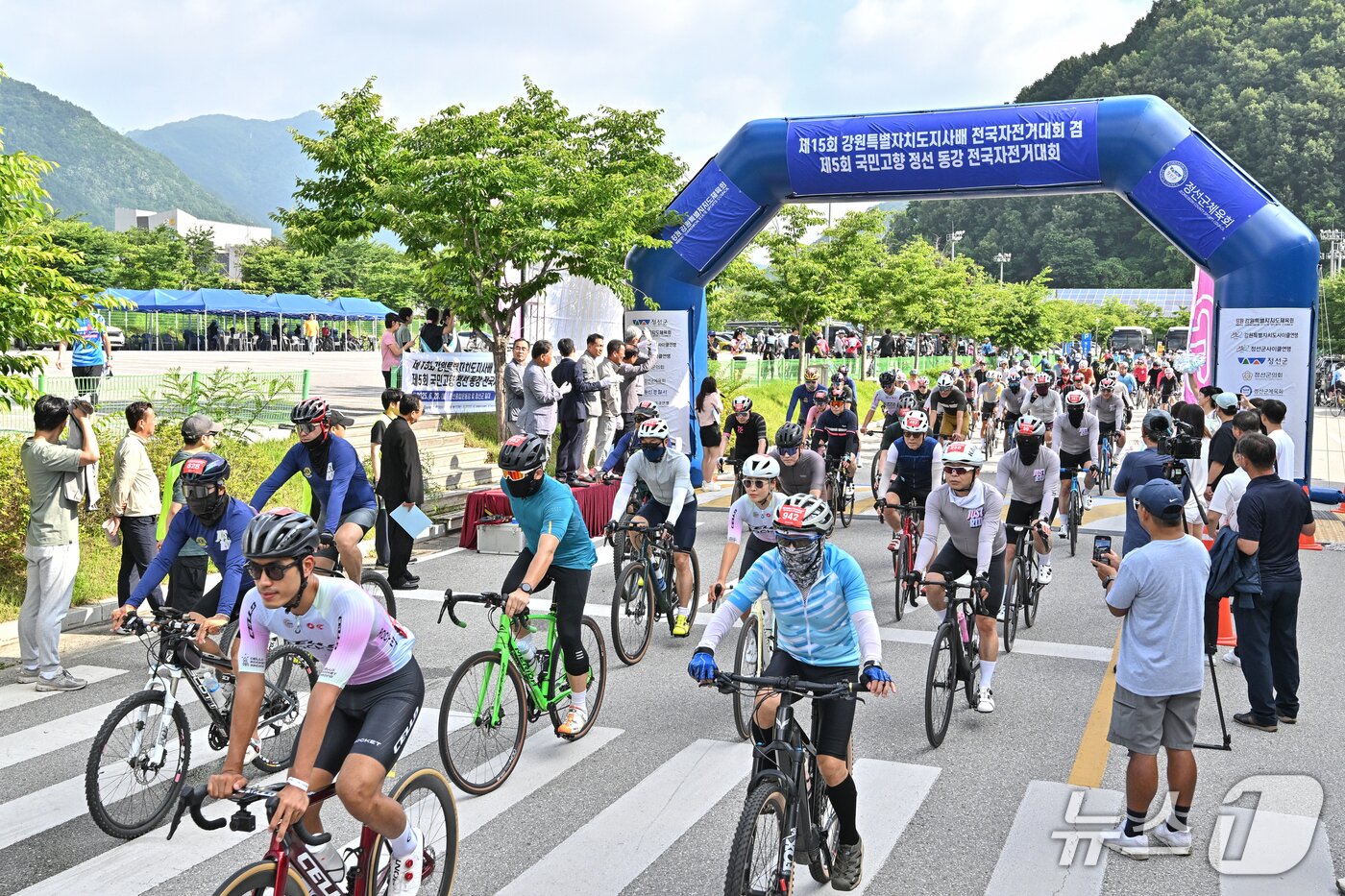 본문 이미지 - 제15회 강원특별자치도지사배 전국자전거대회 겸 제5회 국민고향 정선 동강 전국자전거대회가 29일 강원 정선군에서 열린 열렸다. &#40;정선군 제공. 재판매 및 DB금지&#41; 2025.6.29/뉴스1