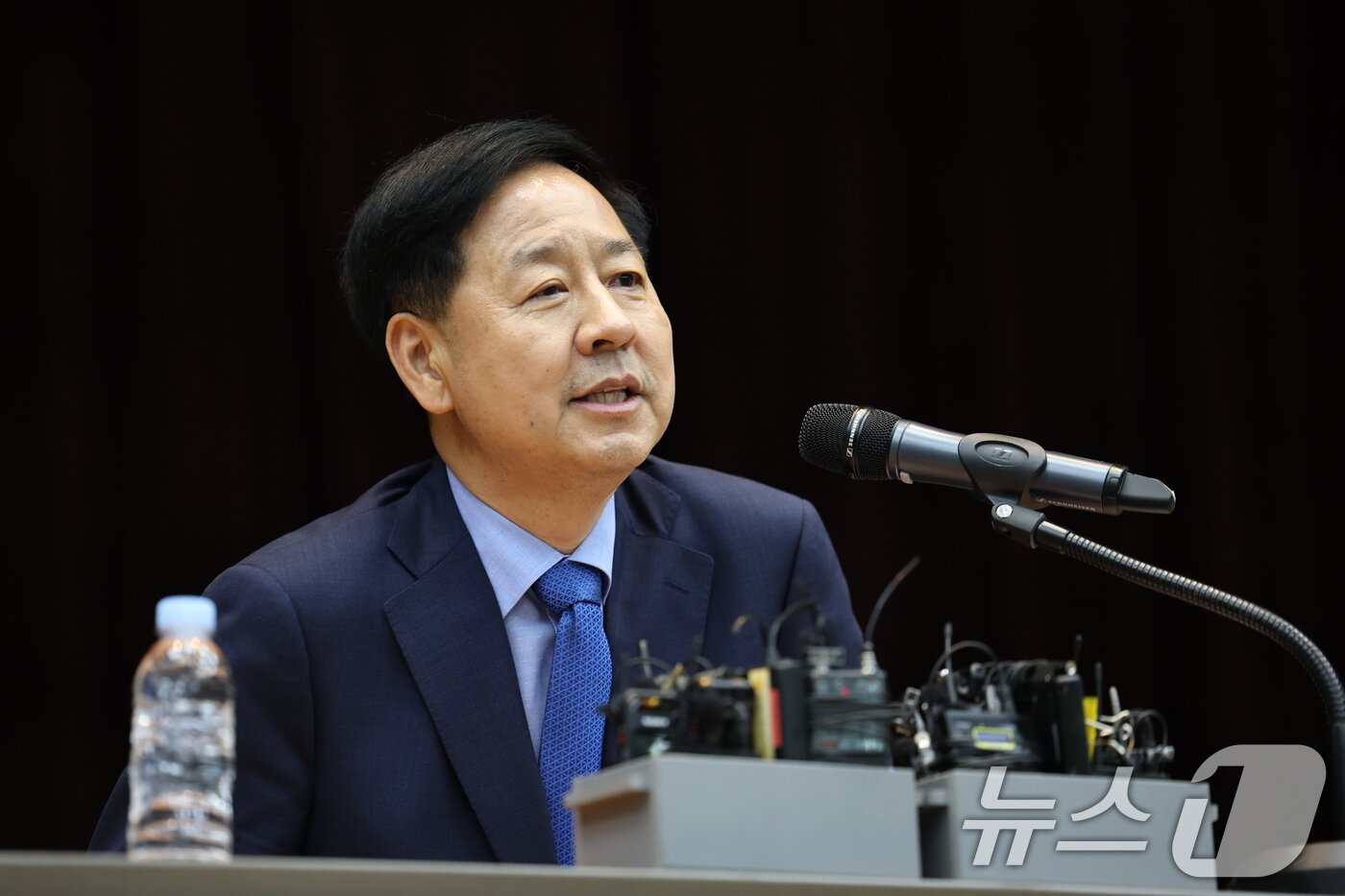 본문 이미지 - 이재명 정부 첫 경제부총리 겸 기획재정부 장관 후보자로 지명된 구윤철 전 국무조정실장이 29일 서울 중구 예금보험공사에서 기자단 간담회를 하고 있다. 2025.6.29/뉴스1 ⓒ News1 이승배 기자