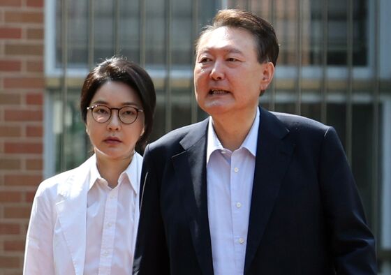 윤석열·이명박 부부, 권양숙 여사 투표…"소중한 한 표"(종합)