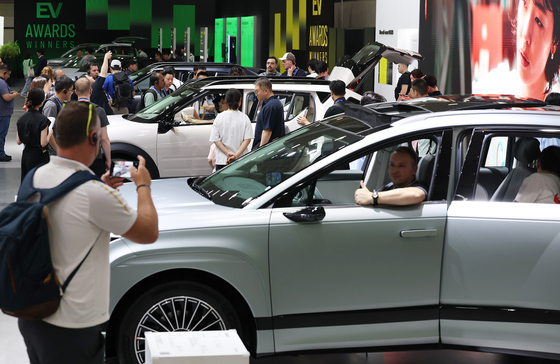 전기차 '20만대·10%대 점유율' 새 역사…새해 韓 전기차 경쟁 불꽃