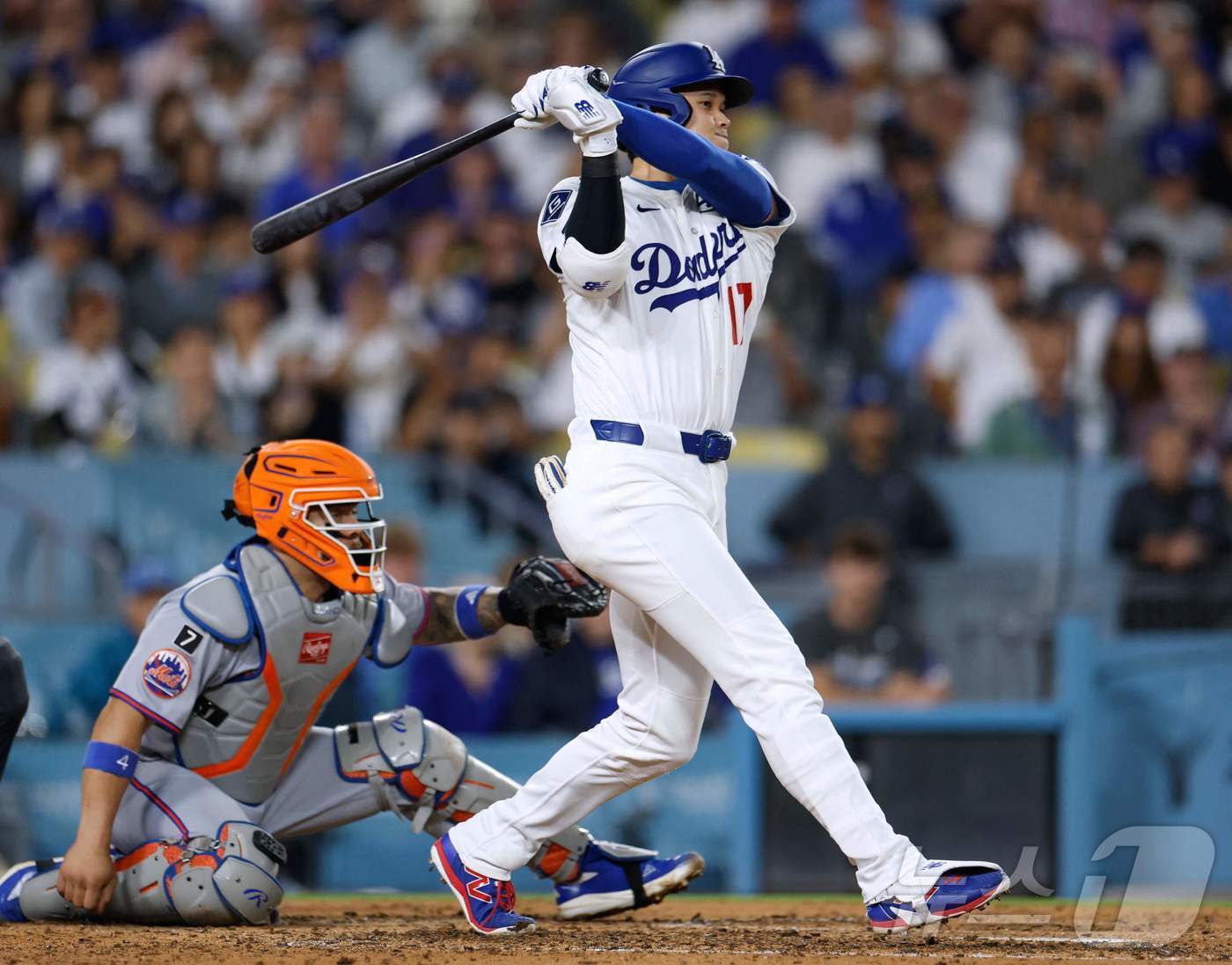 본문 이미지 - LA 다저스 오타니 쇼헤이가 3일(한국시간) 열린 2025 메이저리그 뉴욕 메츠전에서 시즌 23호 홈런을 터뜨렸다. ⓒ AFP=뉴스1
