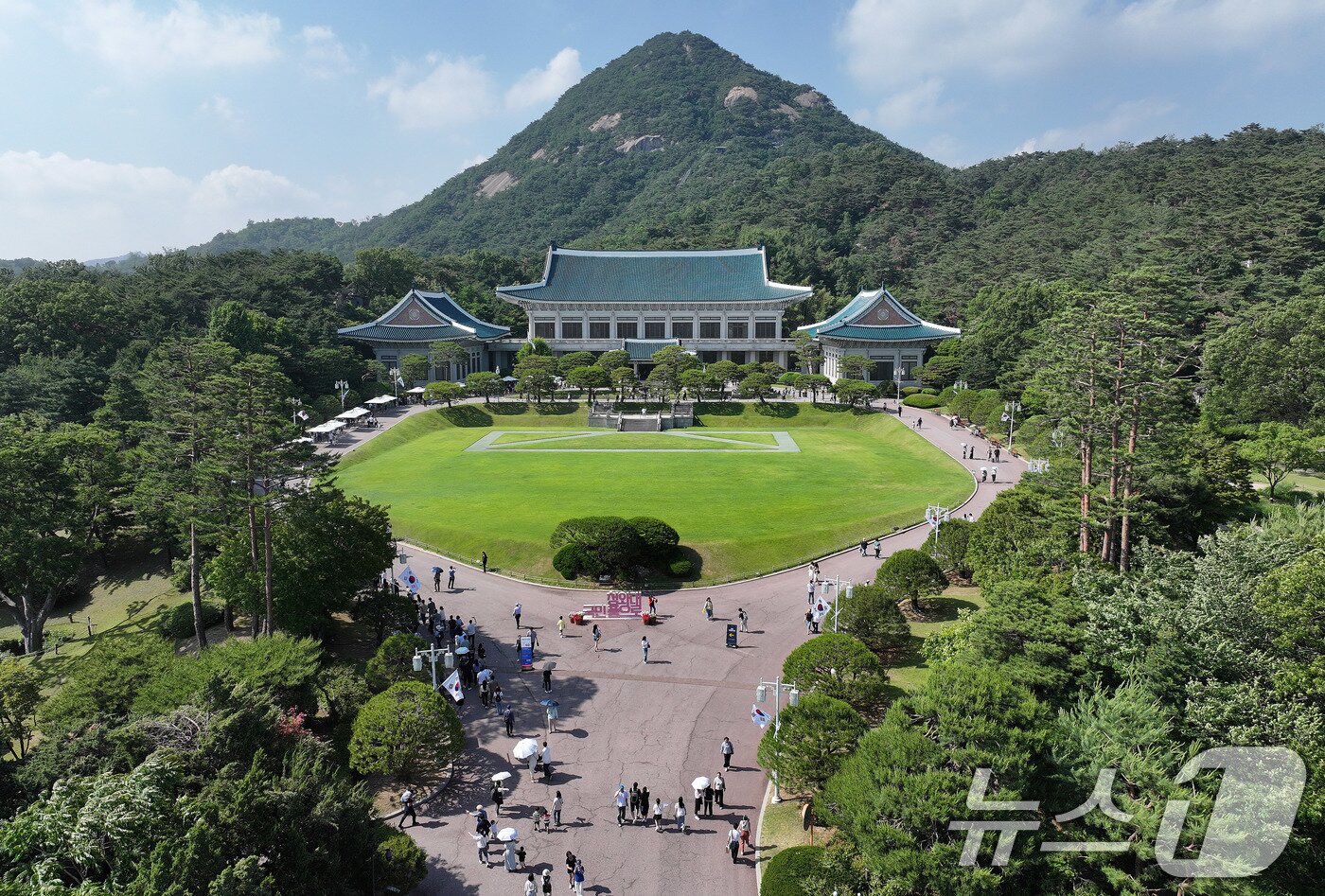 본문 이미지 - 청와대가 다시 대통령 집무실로 변경될 예정인 가운데 이재명 제21대 대통령은 당분간 용산 대통령실을 집무실로 사용한다.  2025.6.3/뉴스1 ⓒ News1 박지혜 기자