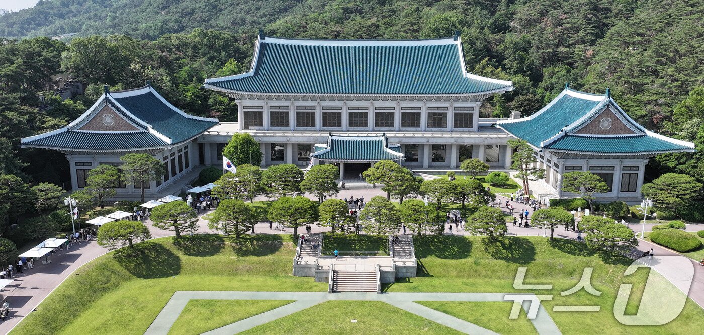 본문 이미지 - 청와대가 다시 대통령 집무실로 변경될 예정인 가운데 이재명 제21대 대통령은 당분간 용산 대통령실을 집무실로 사용한다.  2025.6.3/뉴스1 ⓒ News1 박지혜 기자