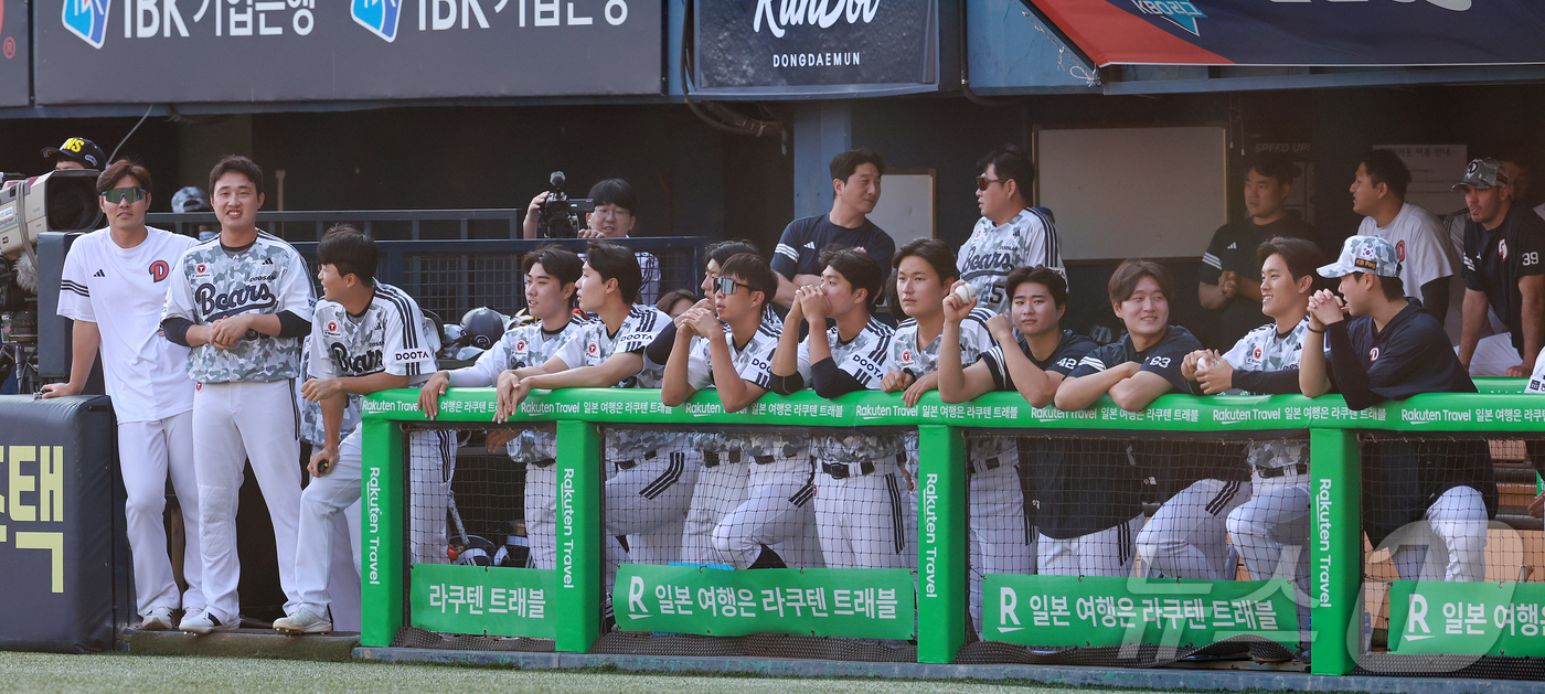 (서울=뉴스1) 김진환 기자 = 제21대 대통령 선거 투표일인 3일 오후 서울 송파구 잠실야구장에서 열린 프로야구 '2025 신한 SOL뱅크 KBO 리그' KIA 타이거즈와 두산 …