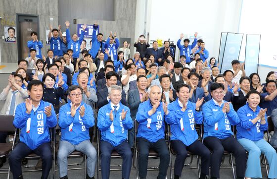 '이재명 51.7% 승리' 출구조사에 광주 민주·국힘 희비교차(종합)