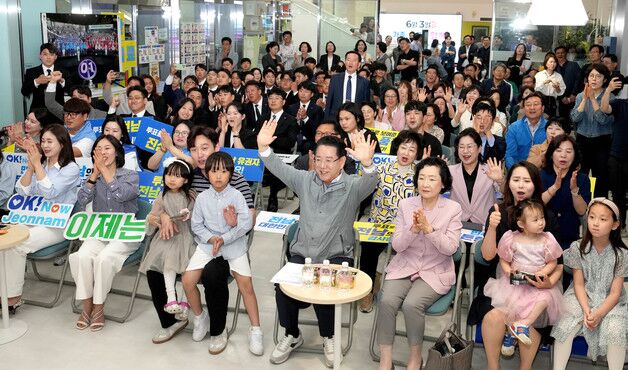 이재명 대통령에 압도적 지지 보낸 광주·전남 "국민 분열 끝내달라"
