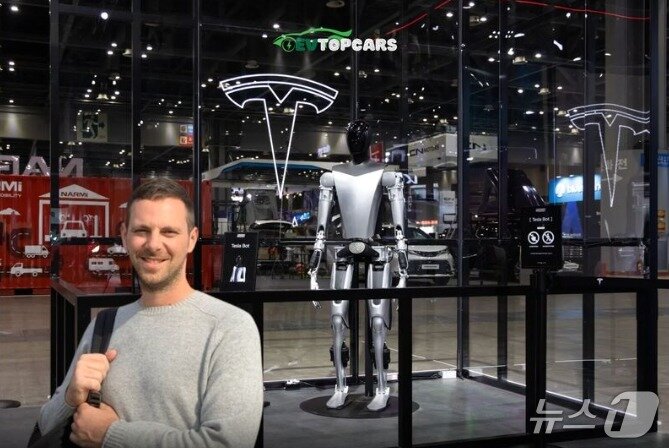 본문 이미지 - 밀란 코바치 테슬라 옵티머스 부문 전 책임자 - 회사 홈피 갈무리