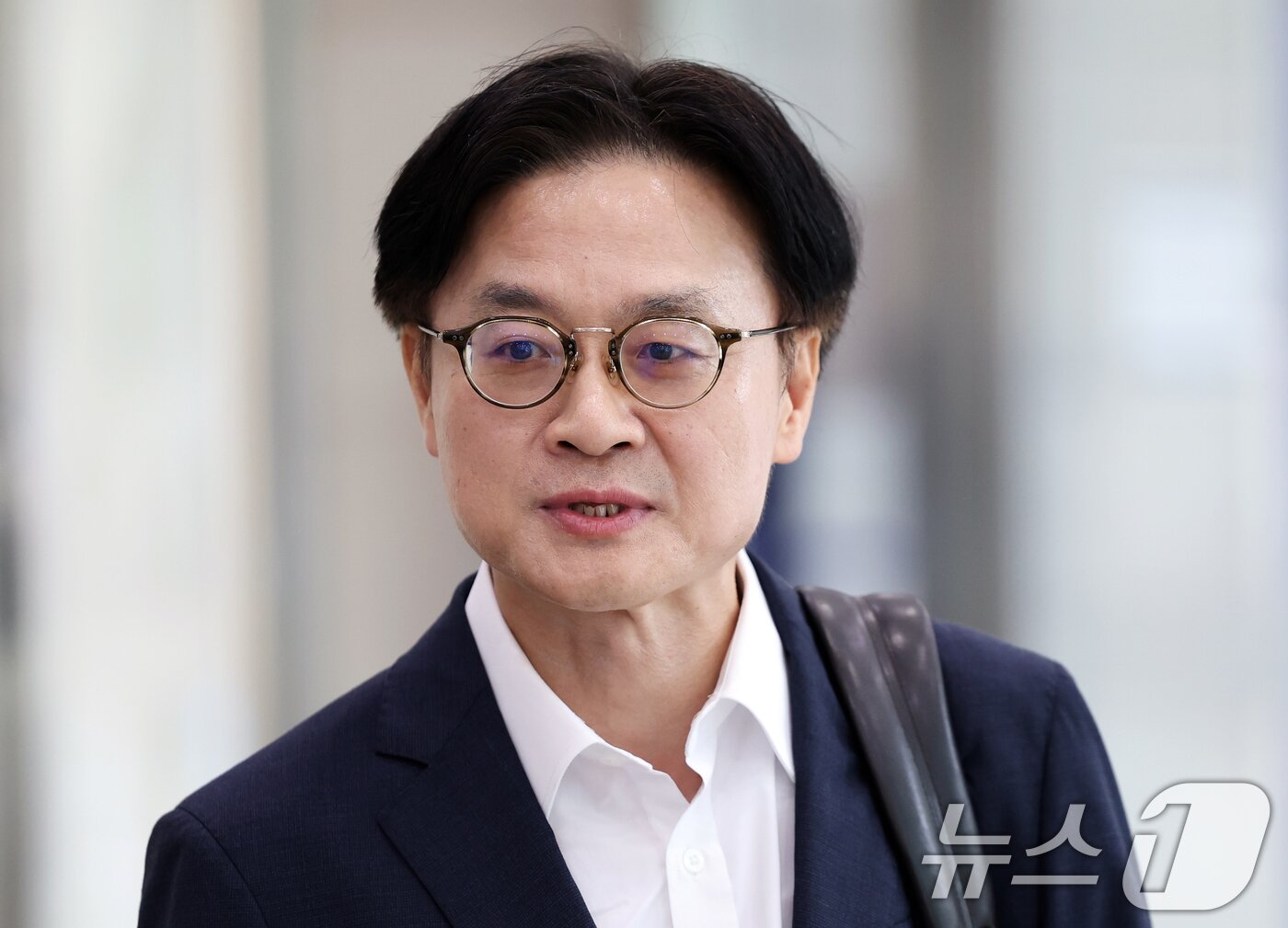 본문 이미지 - 이재명 정부 초대 산업통상자원부 장관에 지명된 김정관 후보자&#40;두산 에너빌리티 사장&#41;가 30일 오전 서울 강남구 한국기술센터에 마련된 인사청문회 준비단 사무실로 출근하며 지명 소감을 밝히고 있다. 2025.6.30/뉴스1 ⓒ News1 오대일 기자