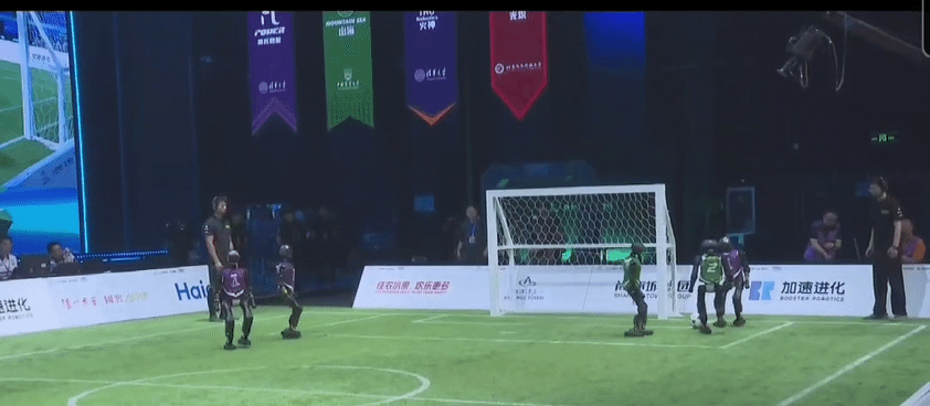 본문 이미지 - 칭화대 훠선팀과 베이징정보과학기술대 블레이즈팀 간 결승전 장면 갈무리