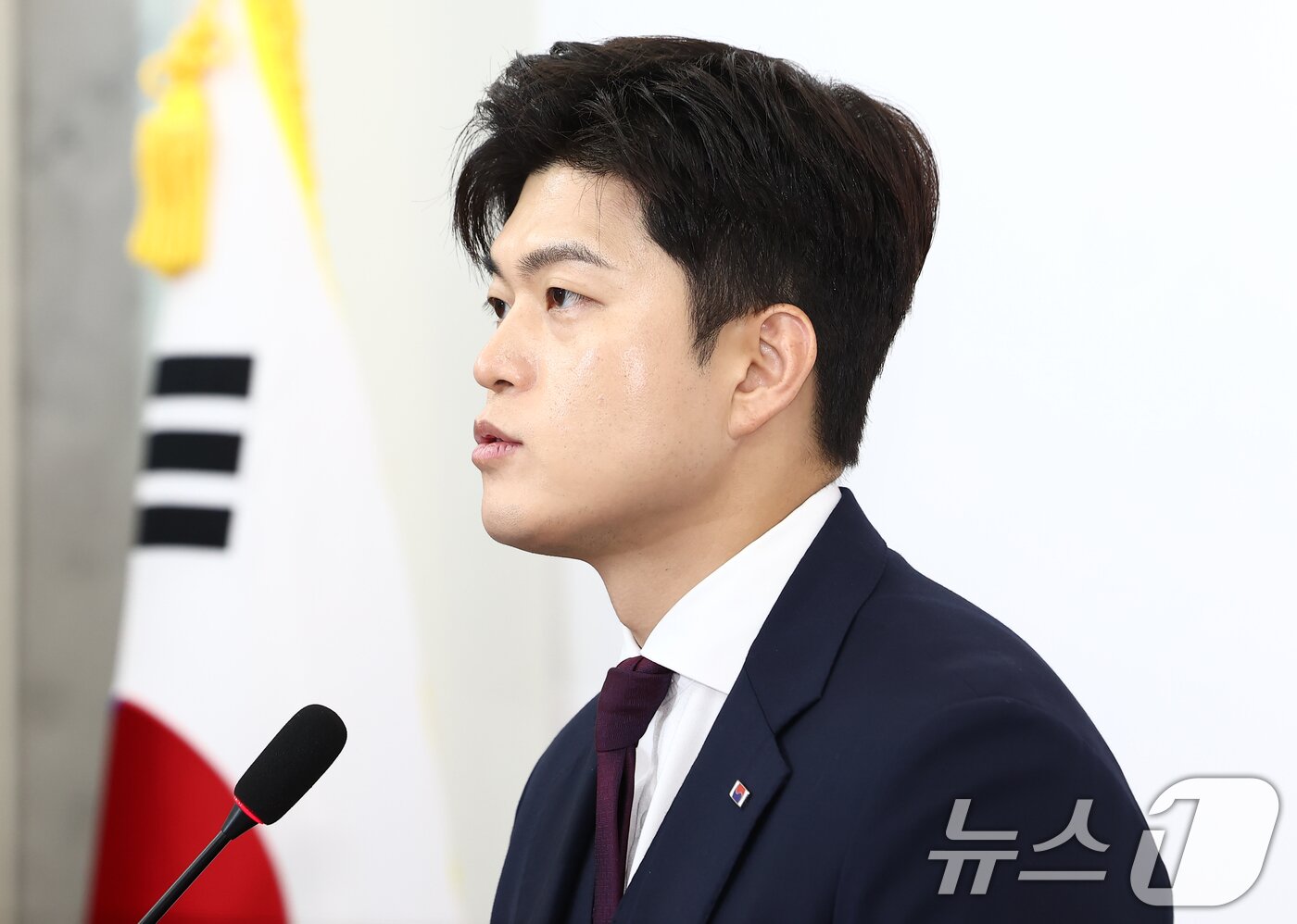 본문 이미지 - 김용태 국민의힘 비상대책위원장이 30일 오전 서울 여의도 국회에서 퇴임 기자회견을 하고 있다. 2025.6.30/뉴스1 ⓒ News1 김민지 기자