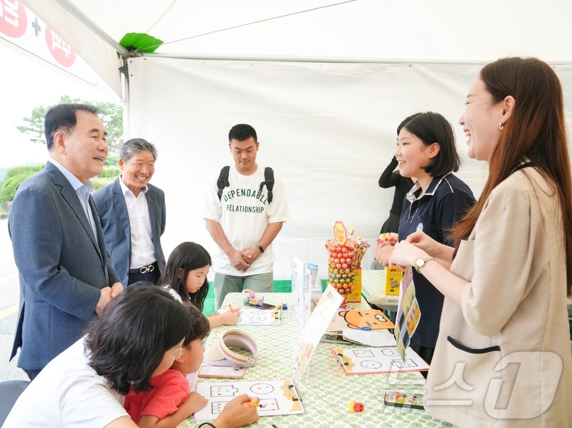 (공주=뉴스1) 이동원 기자 = 김지철 충남교육감이 지난 28일 충청남도교육청교육연수원에서 도내 초중고 학생, 학부모, 교원을 대상으로 한 ‘제1회 수수방(수학 수업 방법 골라보기 …