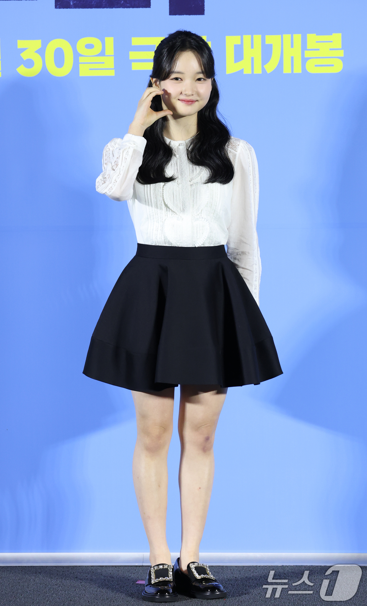 (서울=뉴스1) 권현진 기자 = 배우 최유리가 30일 오전 서울 용산구 CGV 용산아이파크몰에서 진행된 영화 '좀비딸'(감독 필감성)의 제작보고회에서 포즈를 취하고 있다.'좀비딸' …