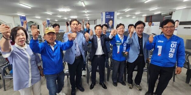 이재명 고향 안동서 "대통령 만세"…"작은 마을서 기적 같은 일"