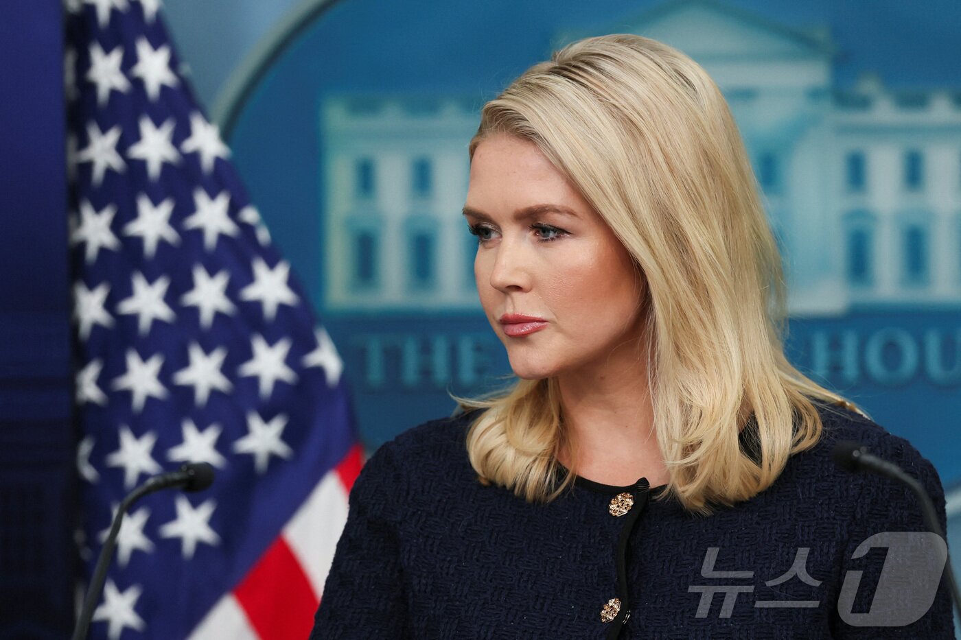 본문 이미지 - 캐롤라인 레빗 백악관 대변인이 3일(현지시간) 미국 워싱턴DC 백악관에서 연 브리핑에서 기자 질문을 듣고 있다. 2025.06.03 ⓒ 로이터=뉴스1 ⓒ News1 류정민 특파원