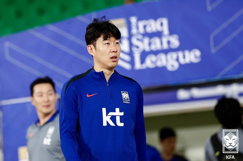 (서울=뉴스1) = '2026 FIFA 북중미 월드컵 3차 예선' 이라크와의 경기를 앞둔 축구대표팀 손흥민이 3일(현지시간) 이라크 바스라 알 파이하 스타디움에서 훈련을 하고 있다 …