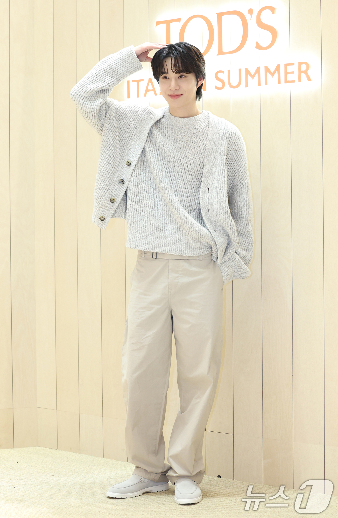 (서울=뉴스1) 권현진 기자 = NCT 정우가 4일 서울 서초구 신세계백화점 강남점에서 열린 패션 브랜드 토즈(Tod's)의 이탈리안 썸머(ITALIAN SUMMER) 팝업 신세계 …