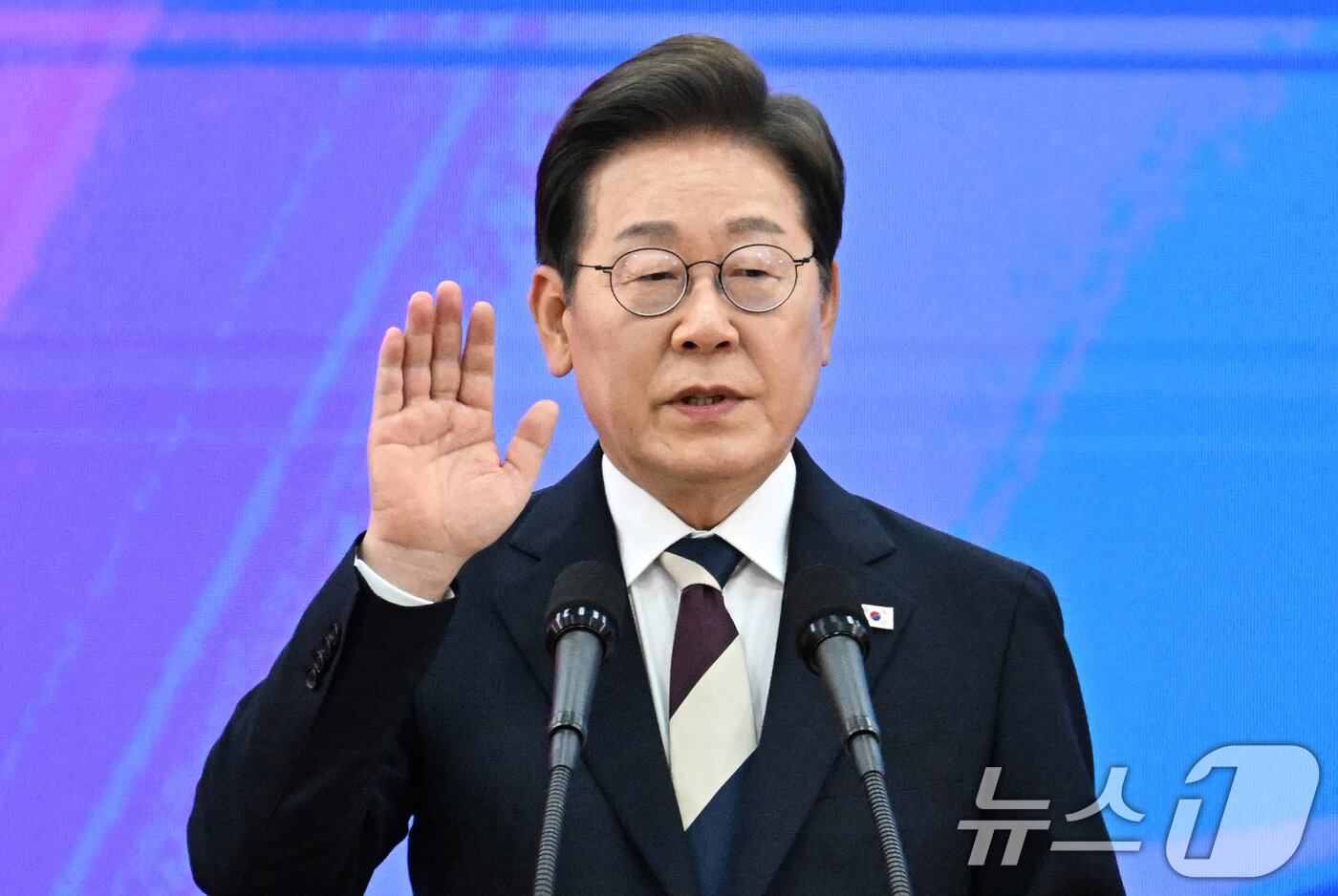 본문 이미지 - 이재명 대통령이 4일 서울 여의도 국회에서 제21대 대통령 취임 선서를 하고 있다. 2025.6.4/뉴스1 ⓒ News1 국회사진기자단