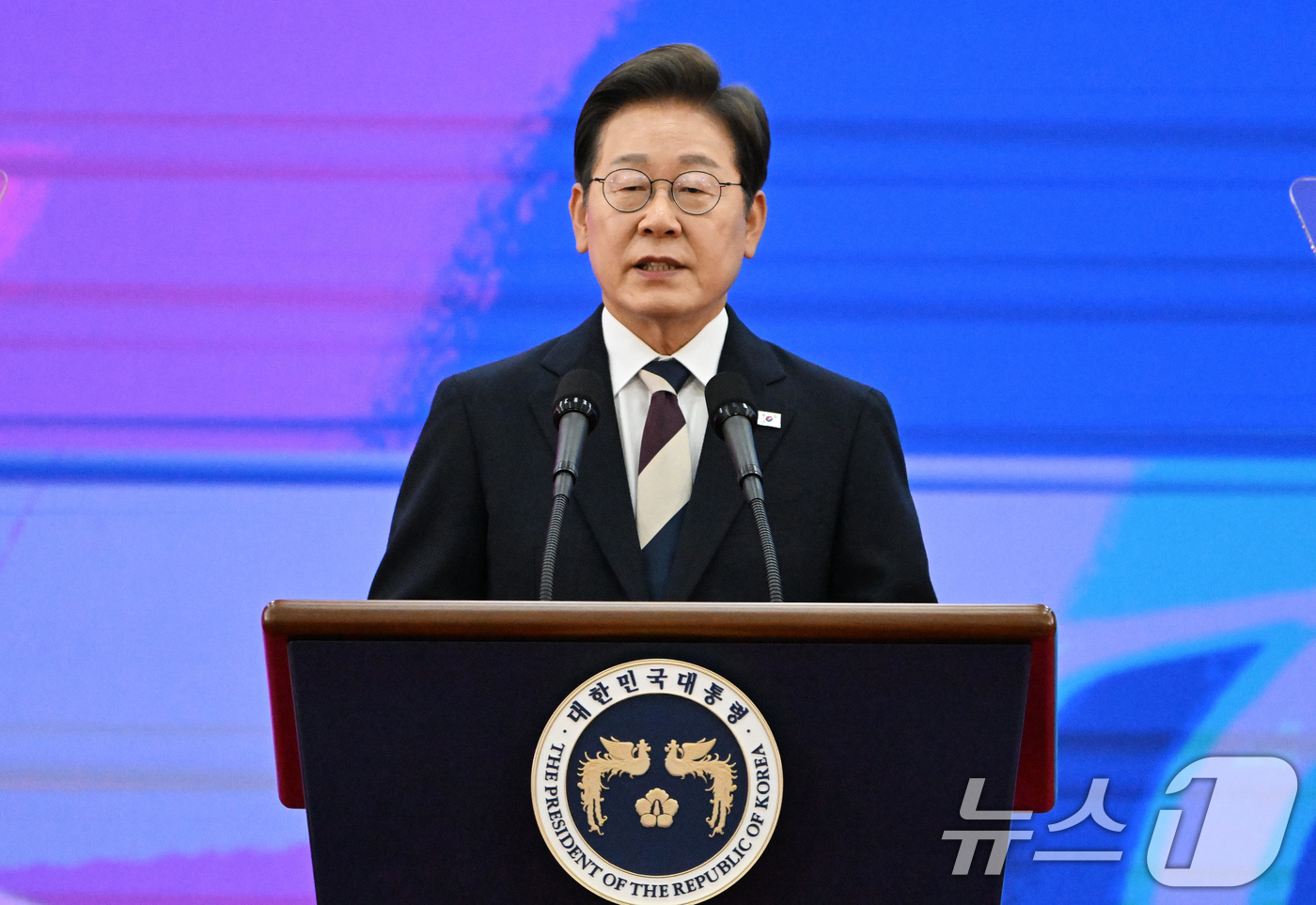 (서울=뉴스1) 국회사진기자단 = 이재명 대통령이 4일 서울 여의도 국회에서 열린 제21대 대통령 취임 선서에서 취임사를 하고 있다. 2025.6.4/뉴스1