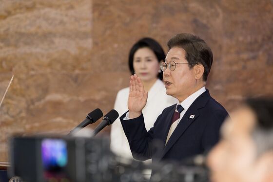 대통령 취임 선서에 육·해·공 참모총장 불참…'개혁' 신호탄?