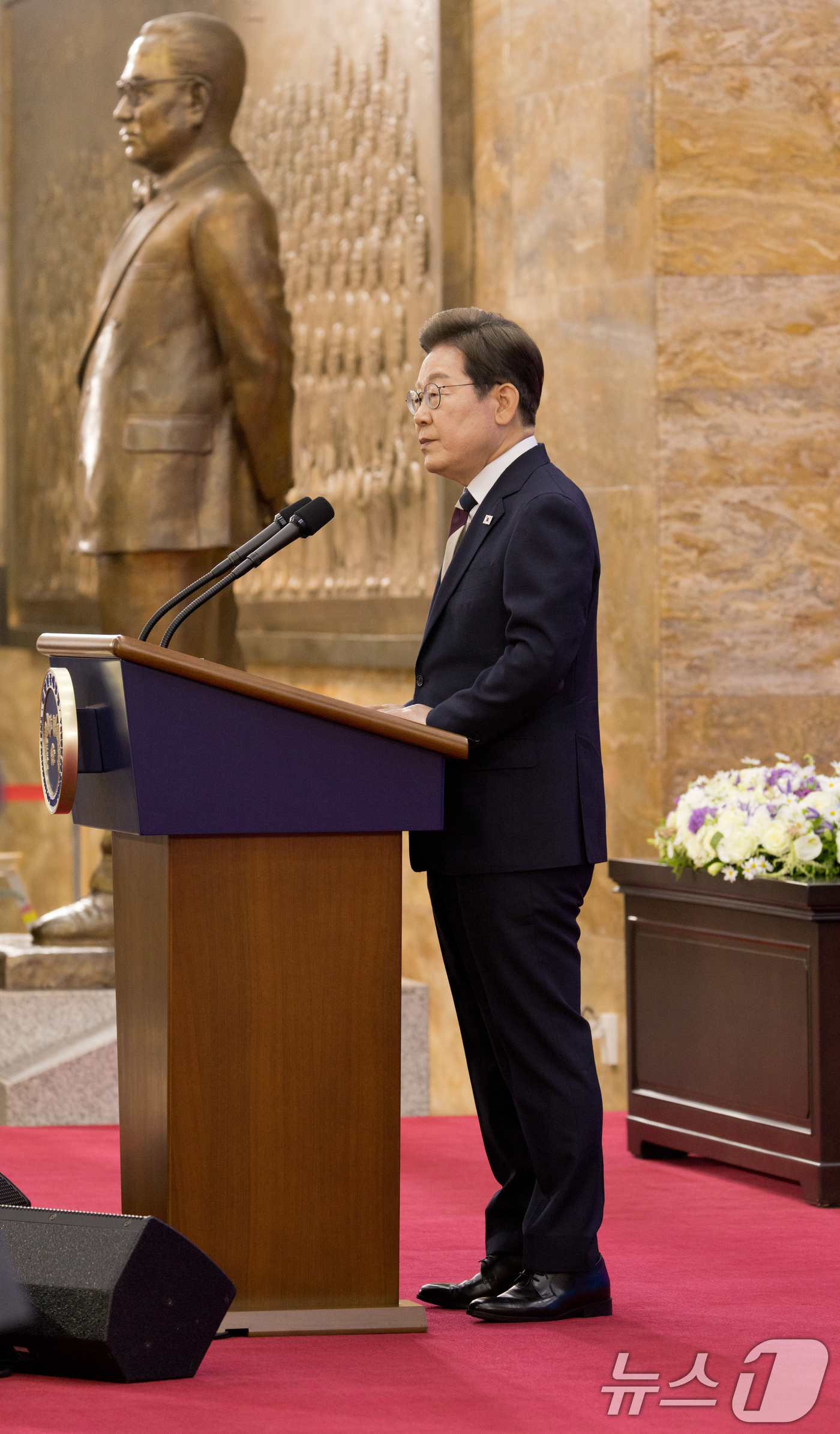 (서울=뉴스1) 국회사진기자단 = 이재명 대통령이 4일 서울 여의도 국회 본청 로텐더홀에서 제21대 대통령 취임사를 하고 있다. 2025.6.4/뉴스1