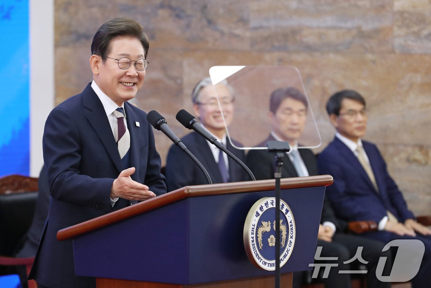 본문 이미지 - 제21대 대통령 취임선서 행사가 열린 4일 오전 서울 여의도 국회에서 이재명 대통령이 취임사를 하고 있다. 2025.6.4/뉴스1 ⓒ News1 국회사진기자단