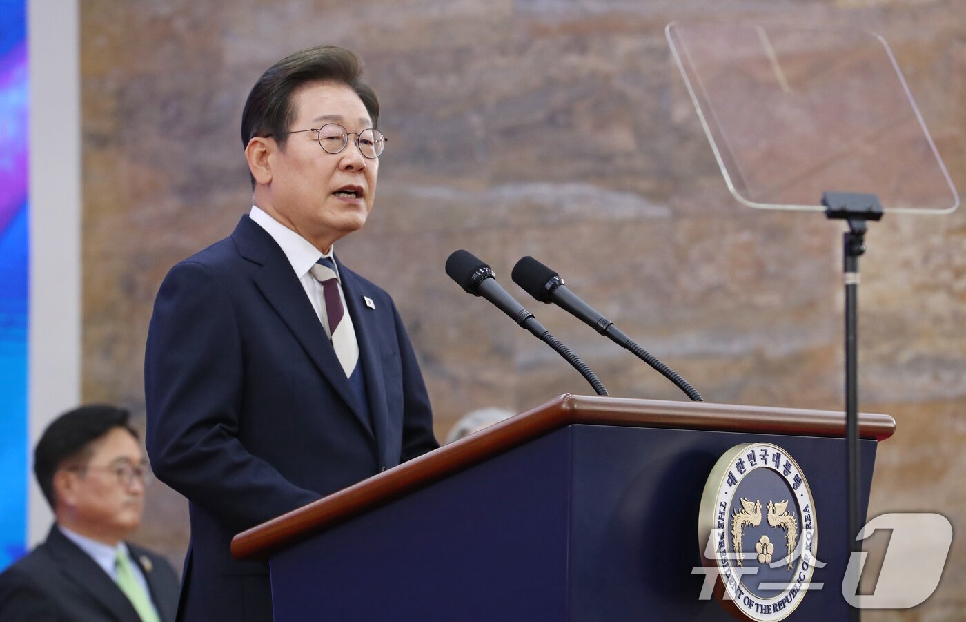 본문 이미지 - 이재명 대통령이 4일 오전 서울 여의도 국회에서 제21대 대통령 취임사를 하고 있다. 2025.6.4/뉴스1 2025.6.4/뉴스1 ⓒ News1 국회사진기자단