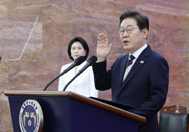 [李정부 1년]'상대적 박탈감' 커진 1년…"장기적 사회 구조 개혁 필요"