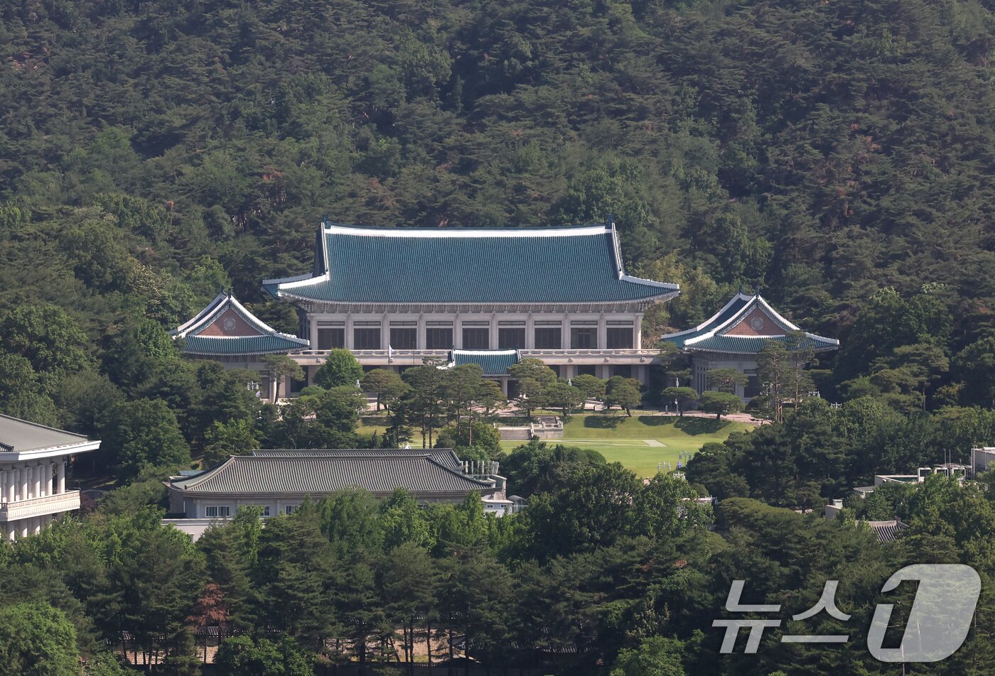 본문 이미지 - 청와대가 다시 대통령 집무실로 변경될 예정인 가운데 이재명 제21대 대통령은 당분간 용산 대통령실을 집무실로 사용한다. 2025.6.4/뉴스1 ⓒ News1 임세영 기자