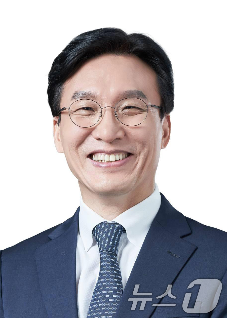 (서울=뉴스1) 박지혜 기자 = 이재명 대통령이 4일 국정을 함께 운영할 내각·대통령실 인사를 직접 발표했다. 이날 국무총리 후보자에는 김민석 더불어민주당 수석최고위원(4선·서울 …