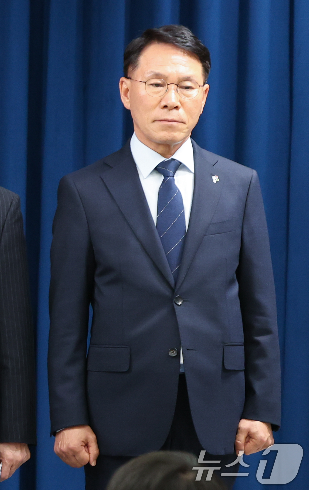 (서울=뉴스1) 허경 기자 = 이재명 정부 첫 대통령 경호처장으로 임명된 황인권 전 육군 대장이 4일 서울 용산구 대통령실 청사 브리핑룸에서 열린 인선 발표에 참석해 있다. 이재명 …